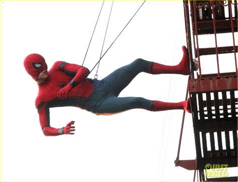 Tom Holland Performs His Own 'Spider-Man' Stunts on NYC Fire Escape!: Photo 3771881 | Marvel ...