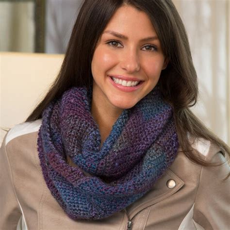 Free Entrelac Crochet Patterns with Step-by-Step Video Tutorials