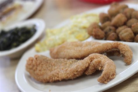 Tasty Tennessee Tradition: Murfreesboro’s Sylvan Park Restaurant Serves ...