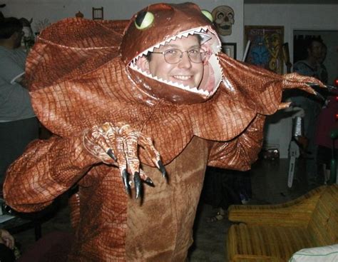 frilled lizard costume | Frilled lizard, Lizard costume, Halloween costumes