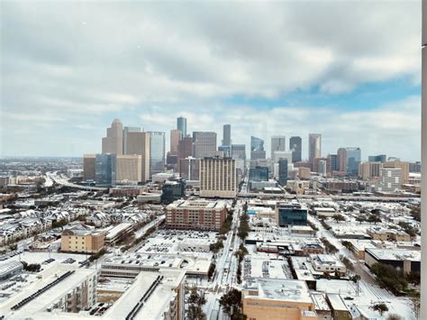 Houstonians unleash flurry of fun-filled photos on memorable snow day ...