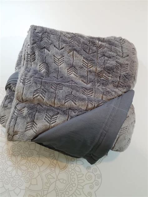 READY to SHIP, Weighted Blanket, 40x70-15 Pounds, Gray Embossed Arrow ...