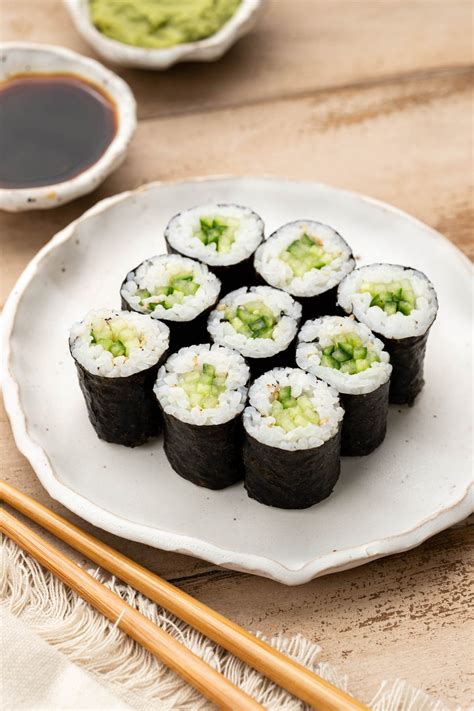 Kappa Maki (Cucumber Sushi Roll) • Vegan Everytime