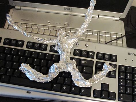 Tinfoil Sculpture Art Lesson - 2 Peas and a Dog