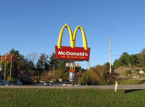 McDonald's golden arches sign | IMG_2496 | Nayuki | Flickr