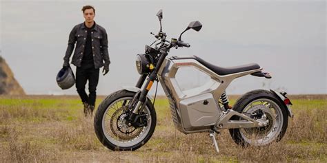 Can You Drive An Electric Motorcycle On Car Licence | Reviewmotors.co