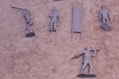 CLASSIC TOY SOLDIERS 17 PC CIVIL WAR SOLDIERS GREY, DUPLICATES POSES 1/ ...