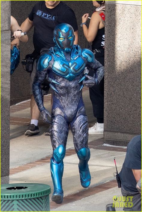 Blue Beetle: Primer vistazo a Xolo Maridueña en el traje - La Cosa Cine
