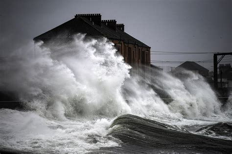 UK weather forecast: Storm Diana to bring ferocious 80mph winds and downpours as Met Office ...