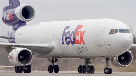 *DC-10 vs MD-11!!* FedEx Trijets arriving in Montreal (YMX / CYMX ...