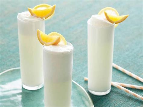 Ramos Gin Fizz | Recipe | Gin fizz recipe, Ramos gin fizz, Gin fizz