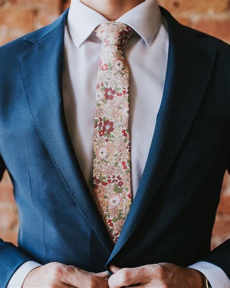 DAZI on Instagram: “A great tie needs a great suit! What do you think of this combo? | Tie ...