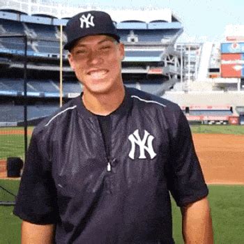 Aaron Judge Gif - IceGif