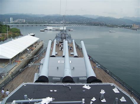 File:USS Missouri watching over USS Arizona - Pearl Harbor.jpg - Wikipedia