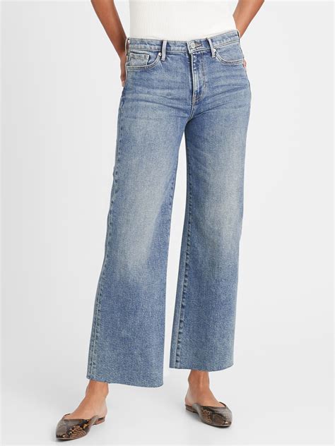 Petite High-Rise Wide-Leg Cropped Jean | Banana Republic | Baggy jeans for women, Wide leg ...