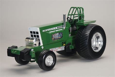 1/16 Oliver 2255 Totally Exposed Pulling Tractor - Dalton's Farm Toys