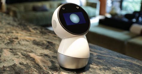 Jibo the social robot has smooth moves, but much to learn - Video - CNET