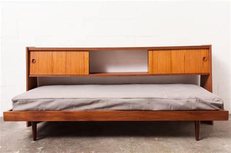 20+ Mid Century Modern Bed Headboard – The Urban Decor