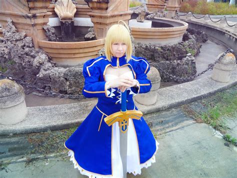 Fate/Stay Night - Fate/Zero Saber Cosplay [4] by Degonia on DeviantArt