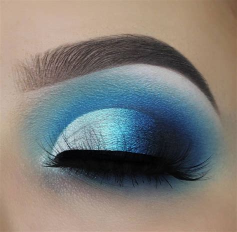 10 Blue Eyeshadow Looks You Should Totally Own This Party Season! | Blue eyeshadow makeup ...