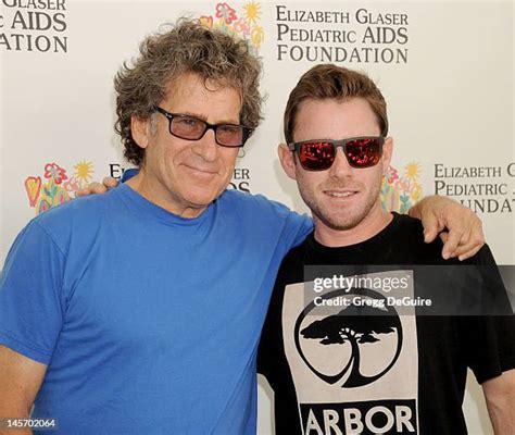 Paul Michael Glaser Family Photos and Premium High Res Pictures - Getty ...