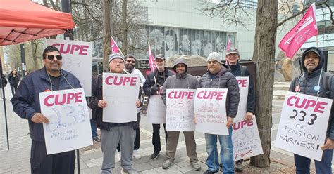 Picket lines went up Monday morning at Toronto Metropolitan University | Canadian Union of ...