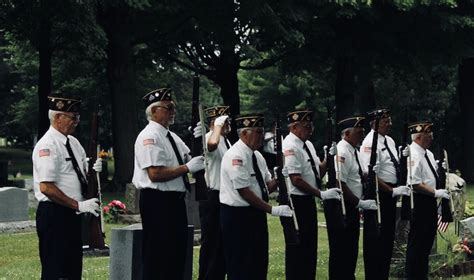 What’s a 21 Gun Salute for Military Funerals? | Cake Blog