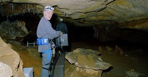 Werner Herzog’s ‘Cave of Forgotten Dreams,’ Filmed in Chauvet Cave ...