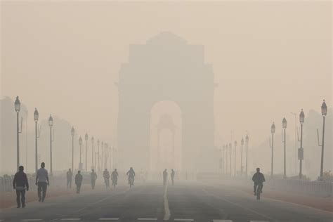 Delhi air pollution driving tourists away and spurring rise in locals looking to leave the city ...