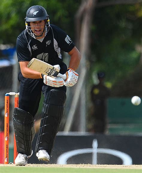 Scott Styris and Ross Taylor put New Zealand on course for a challenging total | ESPNcricinfo.com