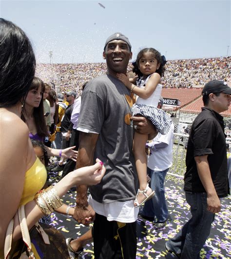 Kobe Bryant: 7 things to know about Los Angeles Lakers legend - ABC7 ...