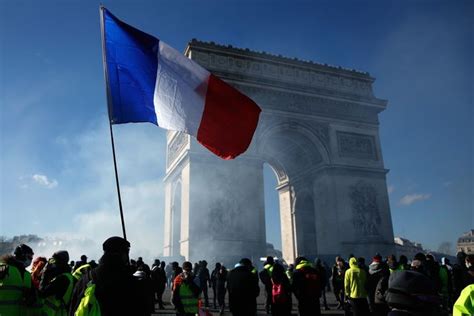 French Economy Maintains Growth - WSJ