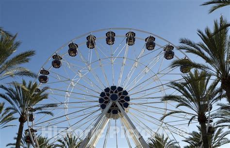 Irvine, CA Photo - Ferris Wheel at Irvine Spectrum Center, a Shopping ...