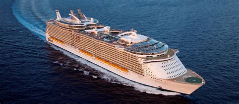 Allure Of The Seas / Jetzt Schwimmt Sie Die Allure Of The Seas ...