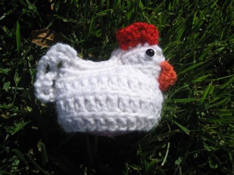 Crochet Every Day: Apr 1: Chicken Egg Cozy - COMPLETED