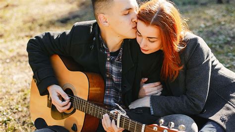 Top 5 Love Songs Perfect for Guitar Serenades - JamPlay Blog