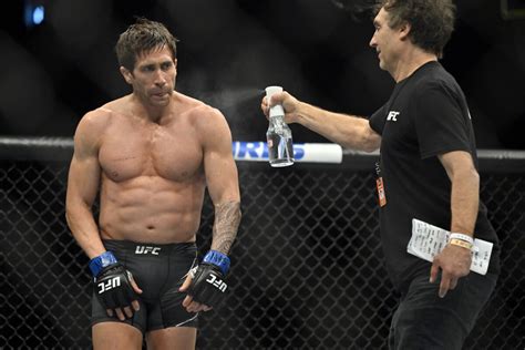 Jake Gyllenhaal, at UFC 285, films 'Road House' remake - Los Angeles Times