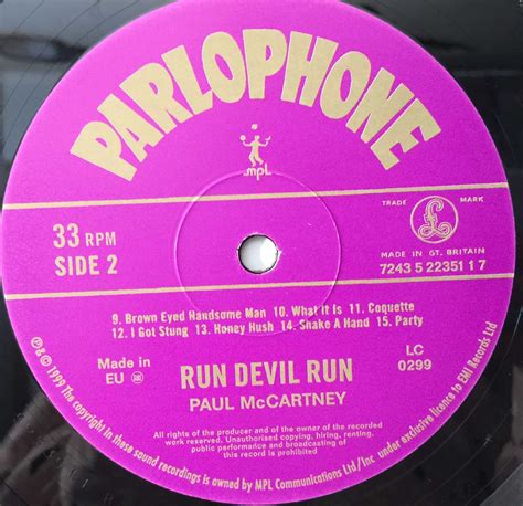 Lot 22 - PAUL MCCARTNEY - RUN DEVIL RUN LP (522 3511).