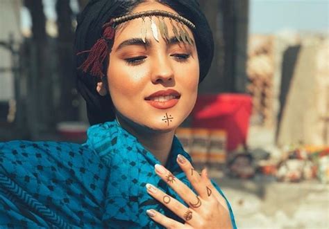 Iran street fashion: Seven influencers bending the rules, making waves | Middle East Eye