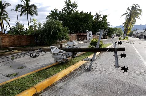 Hurricane Lidia leaves two dead in Mexico