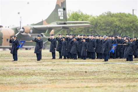 DVIDS - Images - U.S. Air Force basic training graduation [Image 15 of 40]