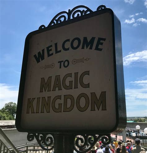 Magic Kingdom Guide: Where To Park? | Tips & Best Spots ...