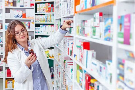 Should You Become a Pharmacy Assistant? - International Career Institute Australia