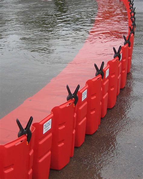 www.floodcontrolinternational.com PRODUCTS FLOOD-BARRIERS noaq-boxwall.html | Flood barrier ...