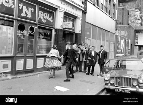 Former Teddy boys gathered outside the Rock n Roll cafe. May 1975 Stock Photo - Alamy