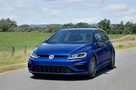 2018 Volkswagen Golf R: A Well-Mannered Hot Hatch That Can Still Throw You Back in Your Seat ...