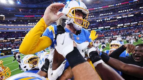 Chargers' Dustin Hopkins Kicks Game-Winning FG Despite Leg Injury ...