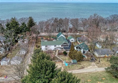 Buy an Entire Historic Lake Michigan Resort for $1.9M [PHOTOS]