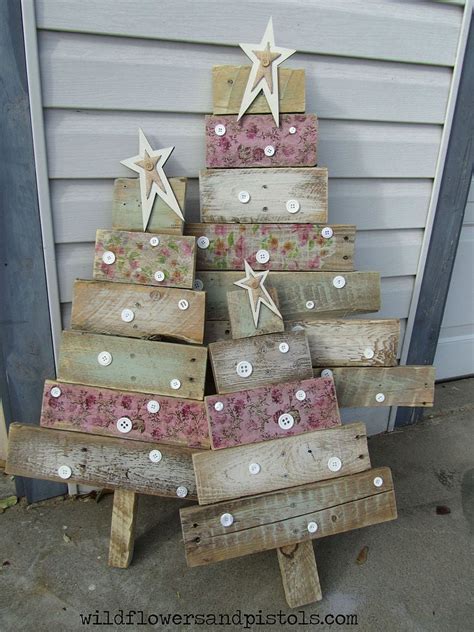 Pallet Wood Christmas Tree DIY | POPSUGAR Home