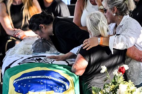 Brazil says final farewell to 'King' Pele | ABS-CBN News